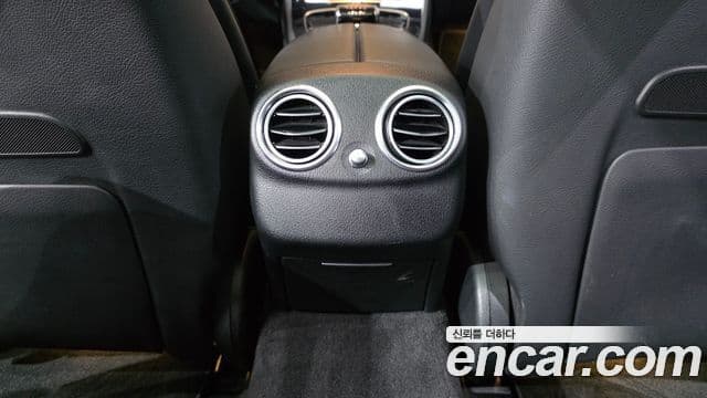 Mercedes-Benz E-Class 2019 — Photo 18/35