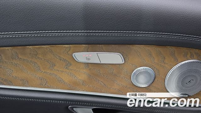 Mercedes-Benz E-Class 2019 — Photo 30/35