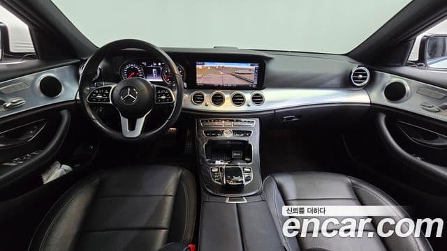 Mercedes-Benz E-Class 2019 — ფოტო 7/20