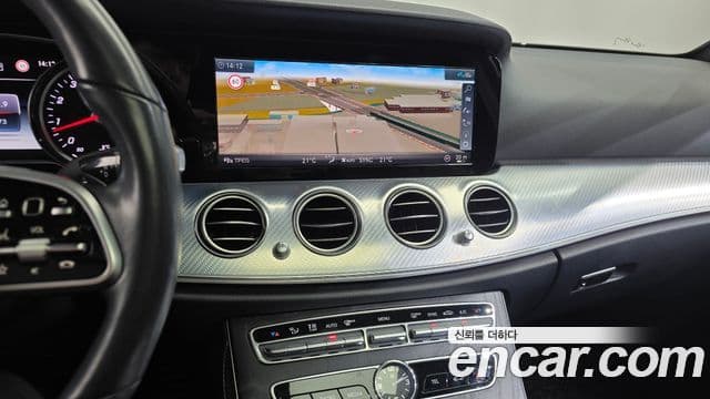 Mercedes-Benz E-Class 2019 — ფოტო 12/20