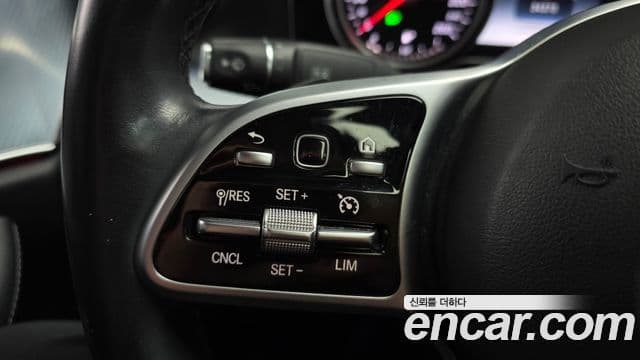 Mercedes-Benz E-Class 2019 — ფოტო 16/20