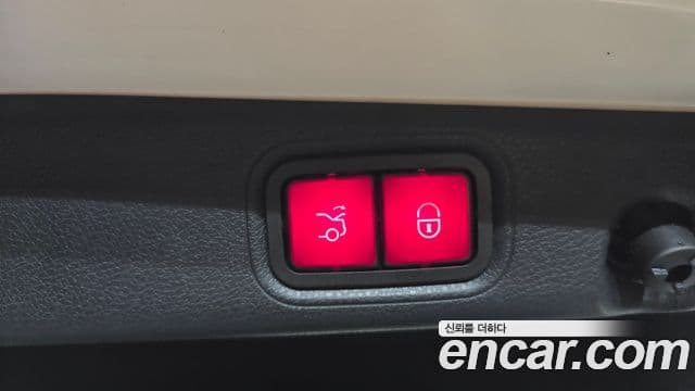 Mercedes-Benz E-Class 2019 — ფოტო 18/20