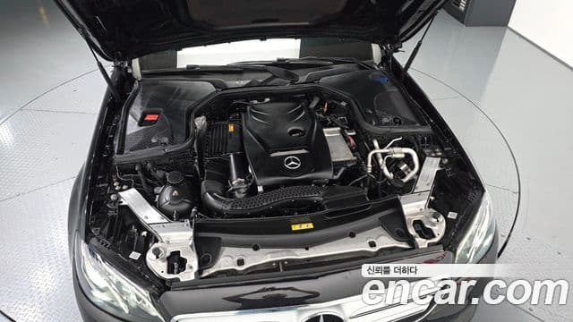 Mercedes-Benz E-Class 2018 — ფოტო 6/20