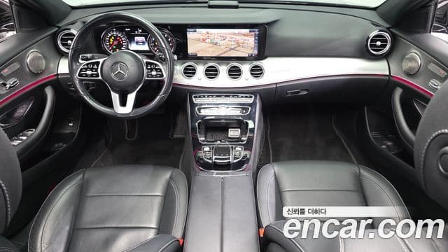 Mercedes-Benz E-Class 2018 — ფოტო 7/20
