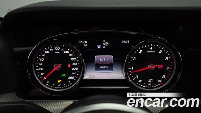 Mercedes-Benz E-Class 2018 — ფოტო 8/20
