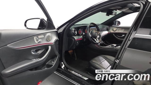 Mercedes-Benz E-Class 2018 — ფოტო 10/20