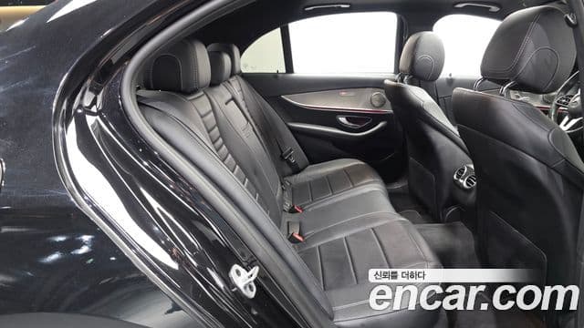Mercedes-Benz E-Class 2018 — ფოტო 12/20