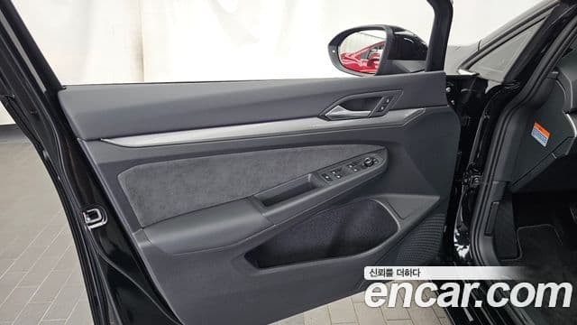 Volkswagen Golf 2026 — Photo 15/32