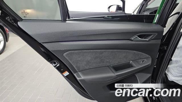 Volkswagen Golf 2026 — Photo 26/32