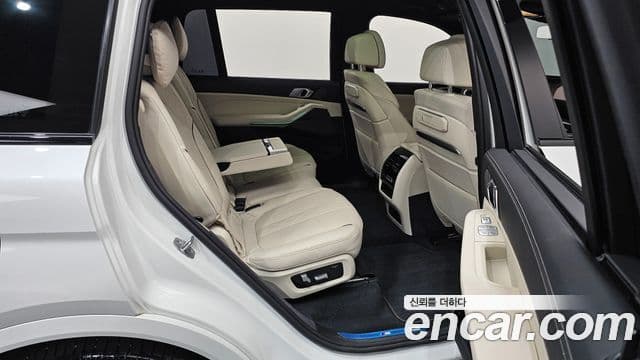 BMW X7 2025 — Фото 11/20