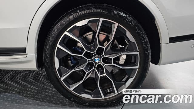 BMW X7 2025 — Photo 2/39