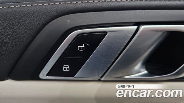 BMW X7 2025 — Photo 17/39