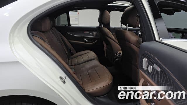 Mercedes-Benz E-Class 2023 — Şəkil 11/20