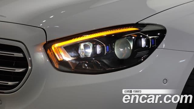 Mercedes-Benz E-Class 2023 — Photo 15/32