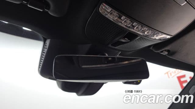 Mercedes-Benz E-Class 2023 — Photo 31/32