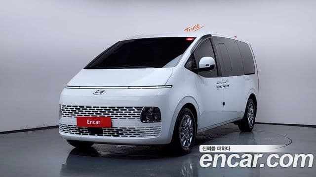 Hyundai Staria 2024 — ფოტო 1/20