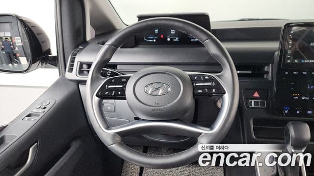 Hyundai Staria 2024 — ფოტო 14/20