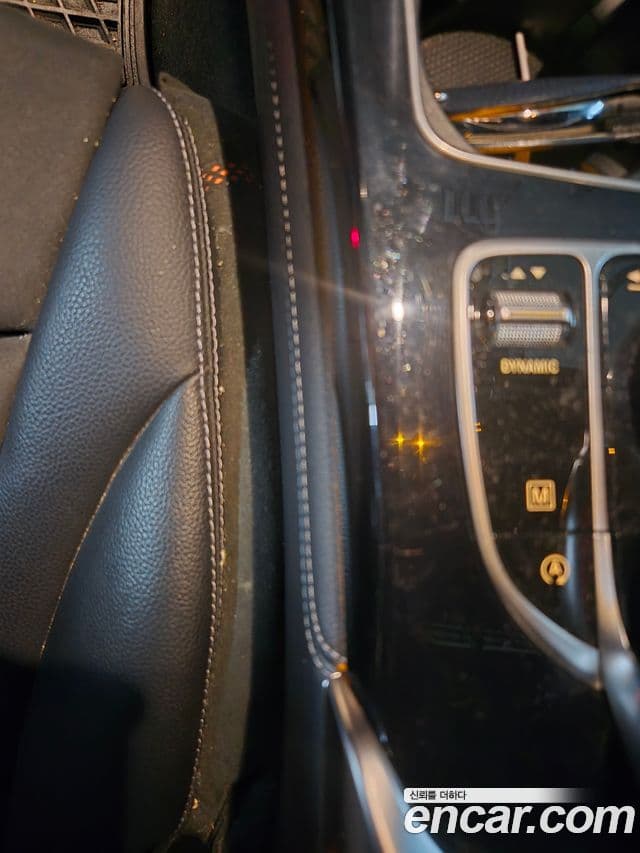 Mercedes-Benz GLC-Class 2019 — Şəkil 7/10