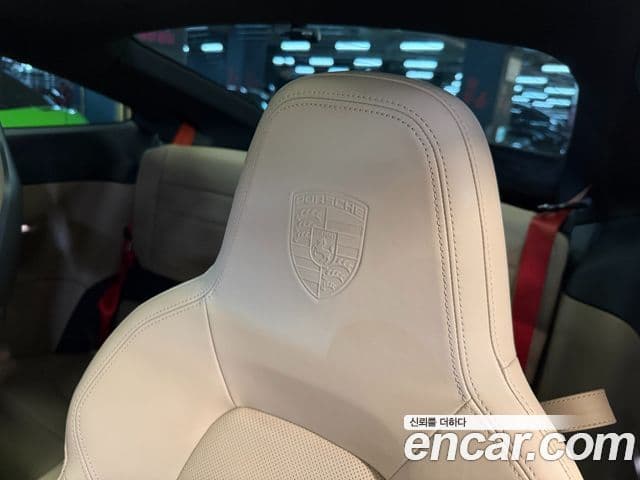 Porsche 911 2020 — ფოტო 15/18
