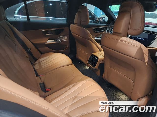 Mercedes-Benz E-Class 2024 — ფოტო 9/19