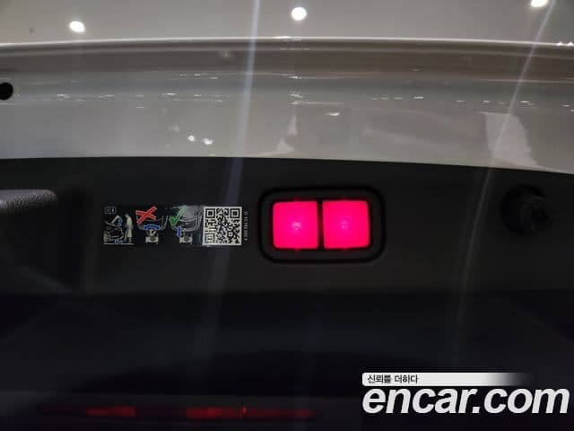 Mercedes-Benz E-Class 2024 — ფოტო 19/19