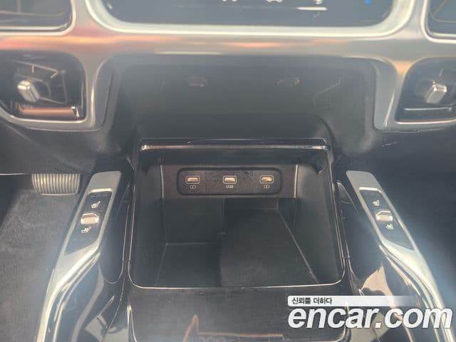 Kia Sorento 2021 — ფოტო 14/20