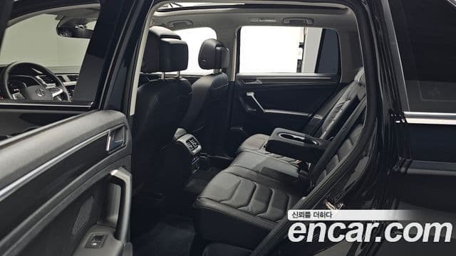 Volkswagen Tiguan 2023 — Şəkil 13/20