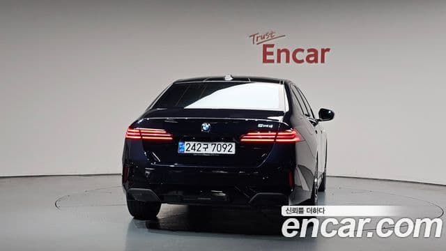BMW 5 Series 2024 — ფოტო 4/20