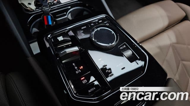BMW 5 Series 2024 — ფოტო 8/20