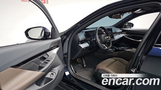 BMW 5 Series 2024 — ფოტო 9/20