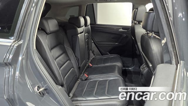 Volkswagen Tiguan 2018 — ფოტო 11/20