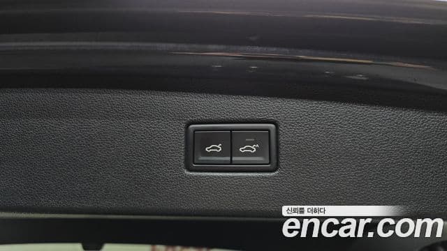 Volkswagen Tiguan 2018 — ფოტო 18/20