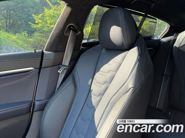 BMW 8 Series 2025 — ფოტო 17/20