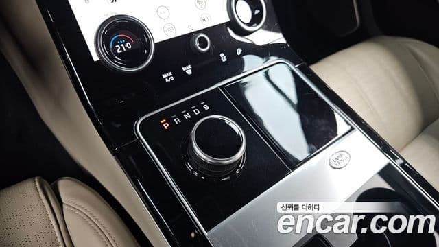 Land Rover Range Rover Velar 2018 — ფოტო 8/20