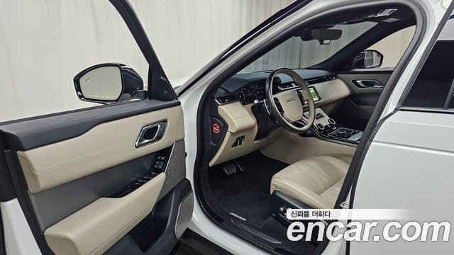 Land Rover Range Rover Velar 2018 — ფოტო 9/20