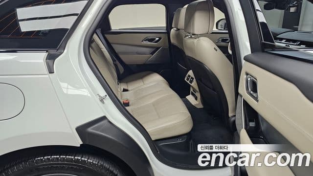 Land Rover Range Rover Velar 2018 — ფოტო 11/20