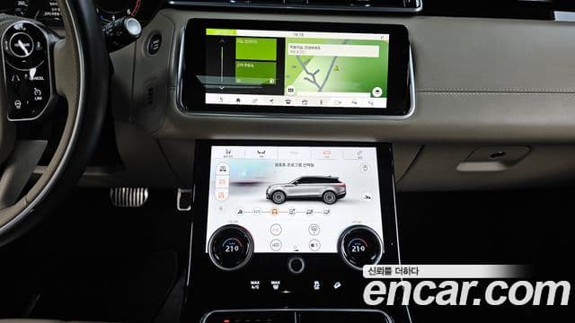 Land Rover Range Rover Velar 2018 — ფოტო 13/20
