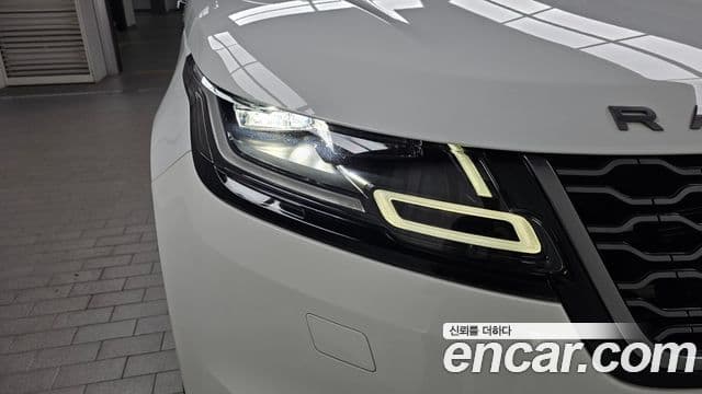 Land Rover Range Rover Velar 2018 — Photo 22/36