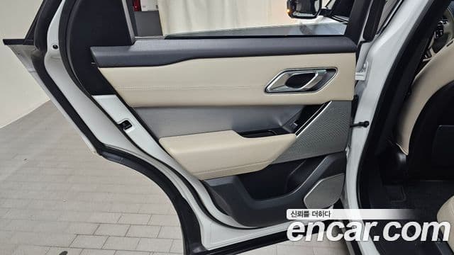 Land Rover Range Rover Velar 2018 — Photo 34/36