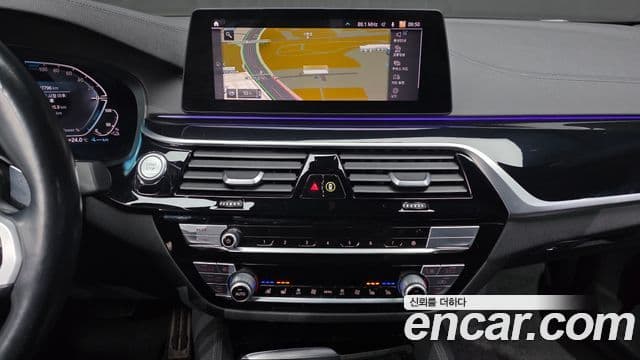 BMW 5 Series 2020 — Şəkil 13/20