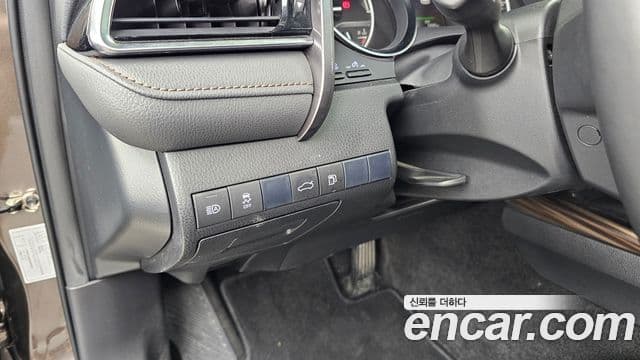 Toyota Camry 2018 — ფოტო 8/20