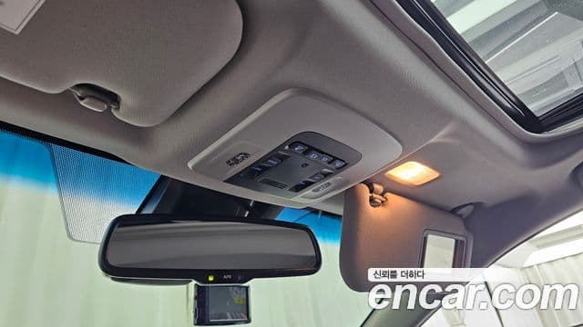 Toyota Camry 2018 — ფოტო 12/20