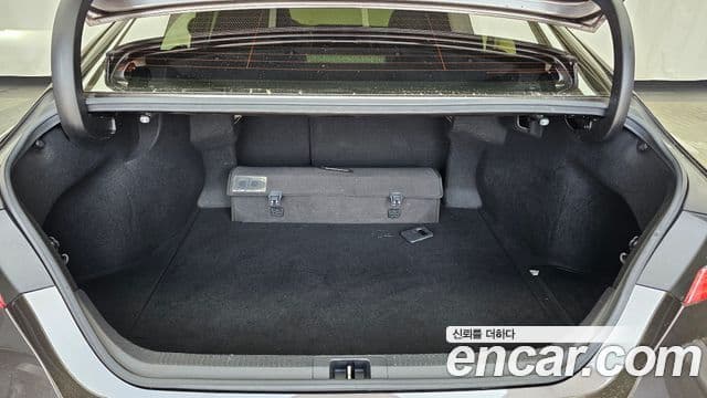 Toyota Camry 2018 — ფოტო 3/20