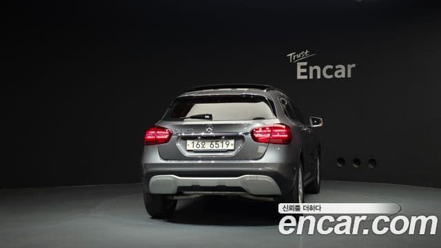 Mercedes-Benz GLA-Class 2018 — Фото 4/20