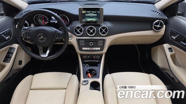Mercedes-Benz GLA-Class 2018 — Фото 7/20
