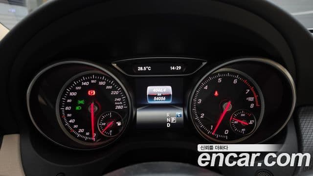 Mercedes-Benz GLA-Class 2018 — Фото 8/20