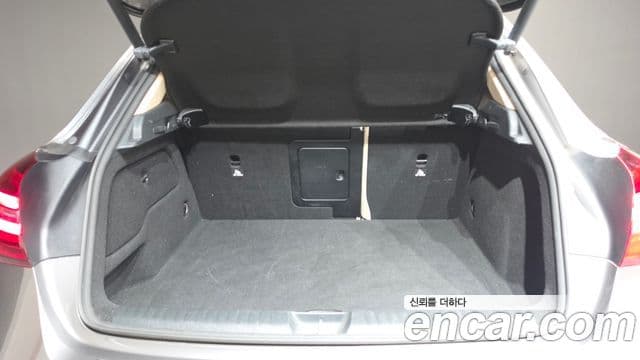 Mercedes-Benz GLA-Class 2018 — Фото 18/20