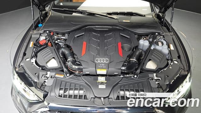 Audi S8 2025 — Photo 35/36