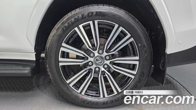 Lexus LX 2025 — Photo 10/44