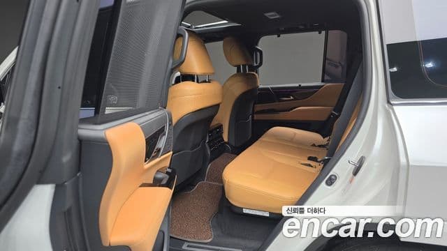 Lexus LX 2025 — Photo 40/44